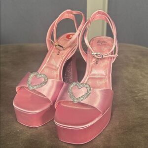 Barbie x ALDO Collection Pink Satin Platform Heart Sandal Block Heel 9 NEW